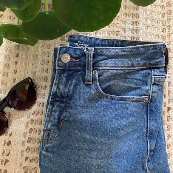 High rise women’s Old Navy jeans (0) - Picture 5 of 6